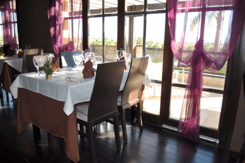 Spaniard Inn and La Terraza at Hacienda del Alamo 