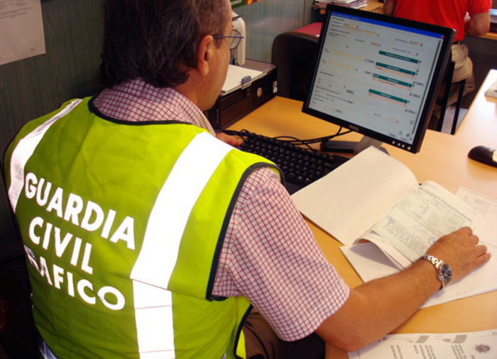 Creative scammers in Jumilla target driving school vehicles
