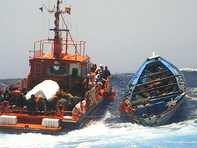 Cartagena, 4 illegal immigrants arrested and a second boatload detained