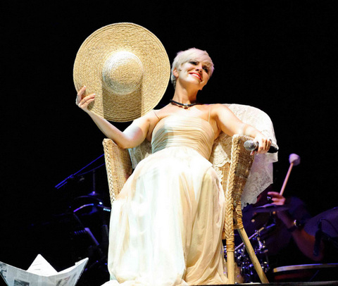 Pasión Vega at Cante de Las Minas